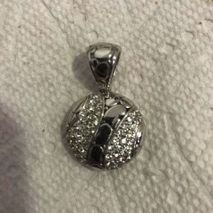 Pendent with zirconia
